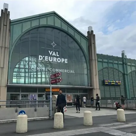 Du Piscine A 5 Minutes De Tgv Rer Holiday home